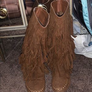 Fringe boots